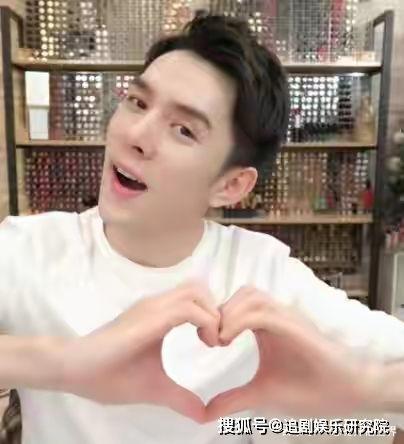 吃瓜娱乐圈八卦王一博,娱乐圈的瓜田明星，揭秘他的成长与蜕变